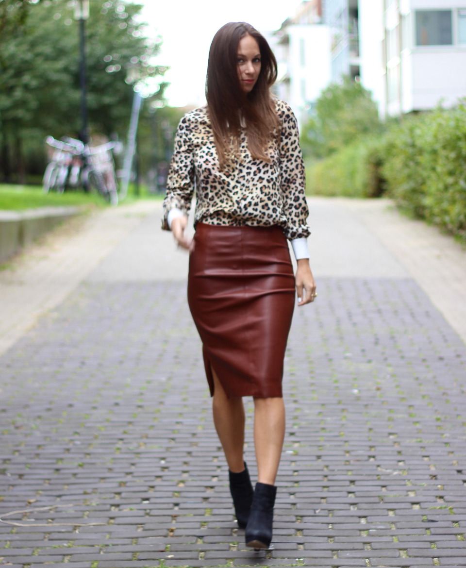 Bruine leren rok 6