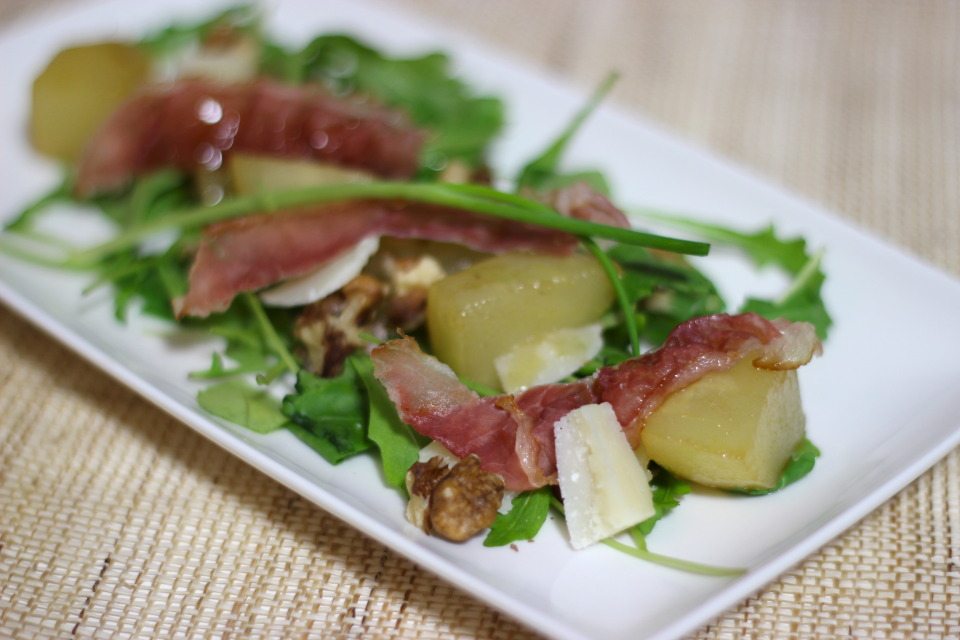 Salade met gekarameliseerde peer en ham2