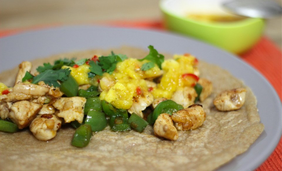 Pannenkoek met kip en mango1