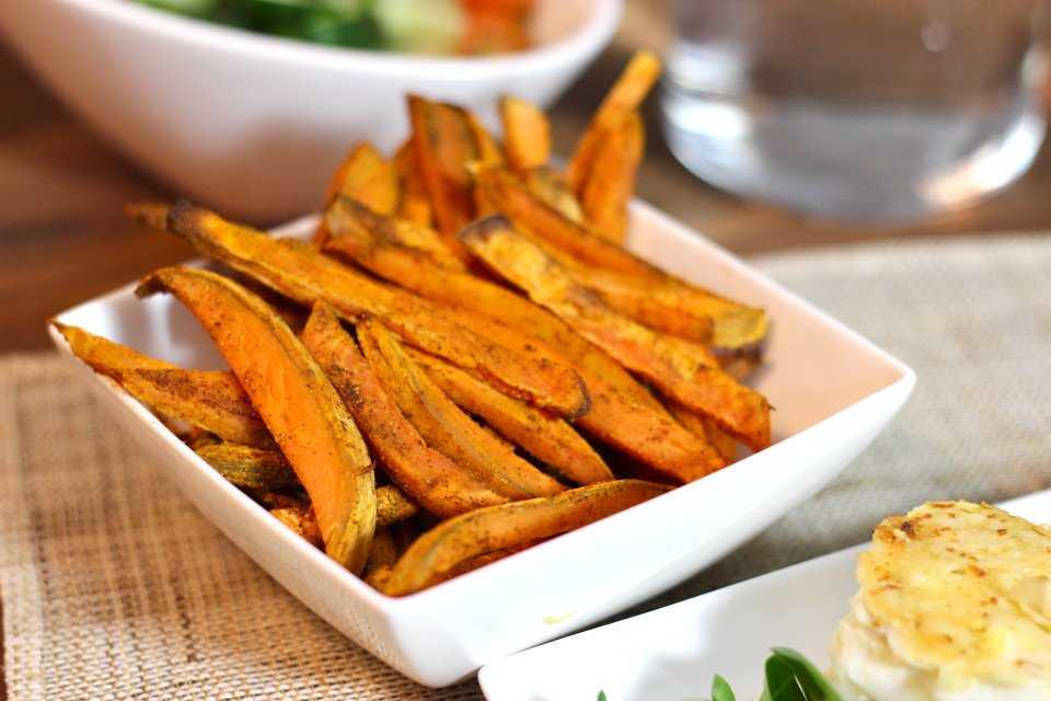 Kabeljauw in amandel-kaas jasje en zoete aardappel friet1