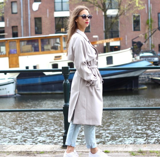 Storm & Marie beige trenchcoat