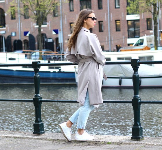 Storm & Marie beige trenchcoat1