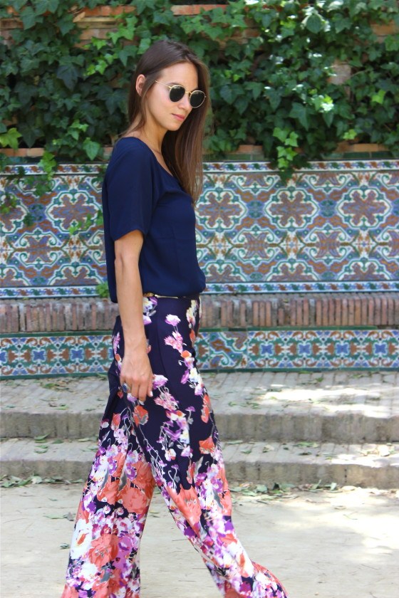 Wijde broek met bloemen