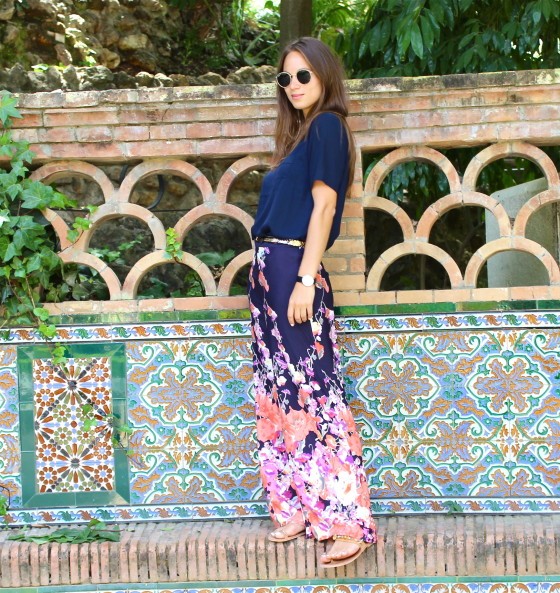 Wijde broek met bloemen15