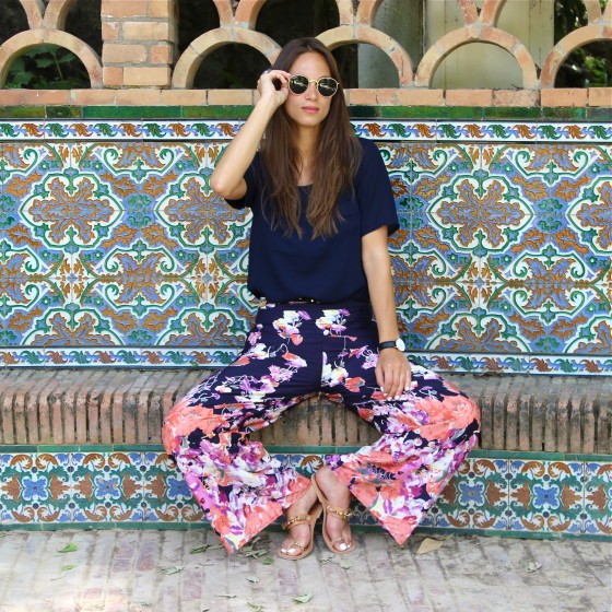 Wijde broek met bloemen2