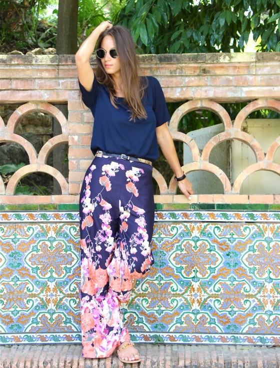 Wijde broek met bloemen7