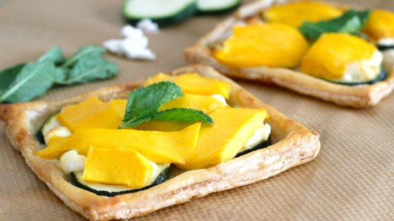 Hartige taart met mango en geitenkaas2