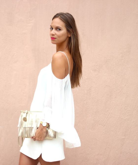 Witte outfit met metalic clutch2