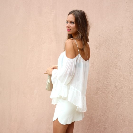 Witte outfit met metalic clutch6