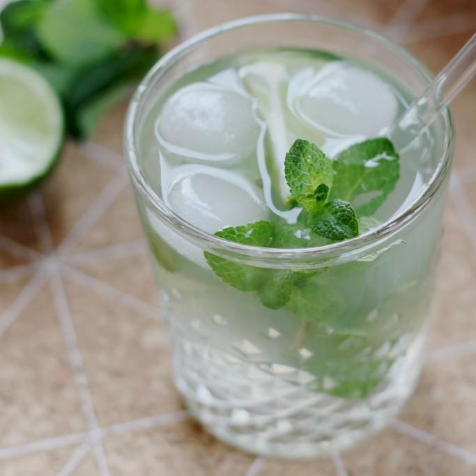 Cocktail met kokoswater